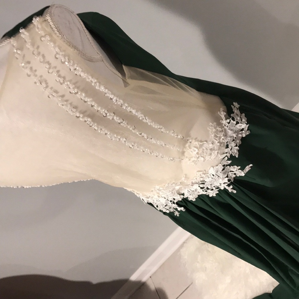 NWOT Green Prom Sheer Back Long Gown with Train - Picture 7 of 8